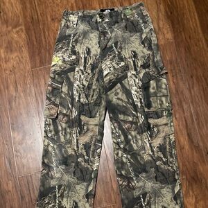 Youth Camouflage Cargo Pants Size 14/16 XL